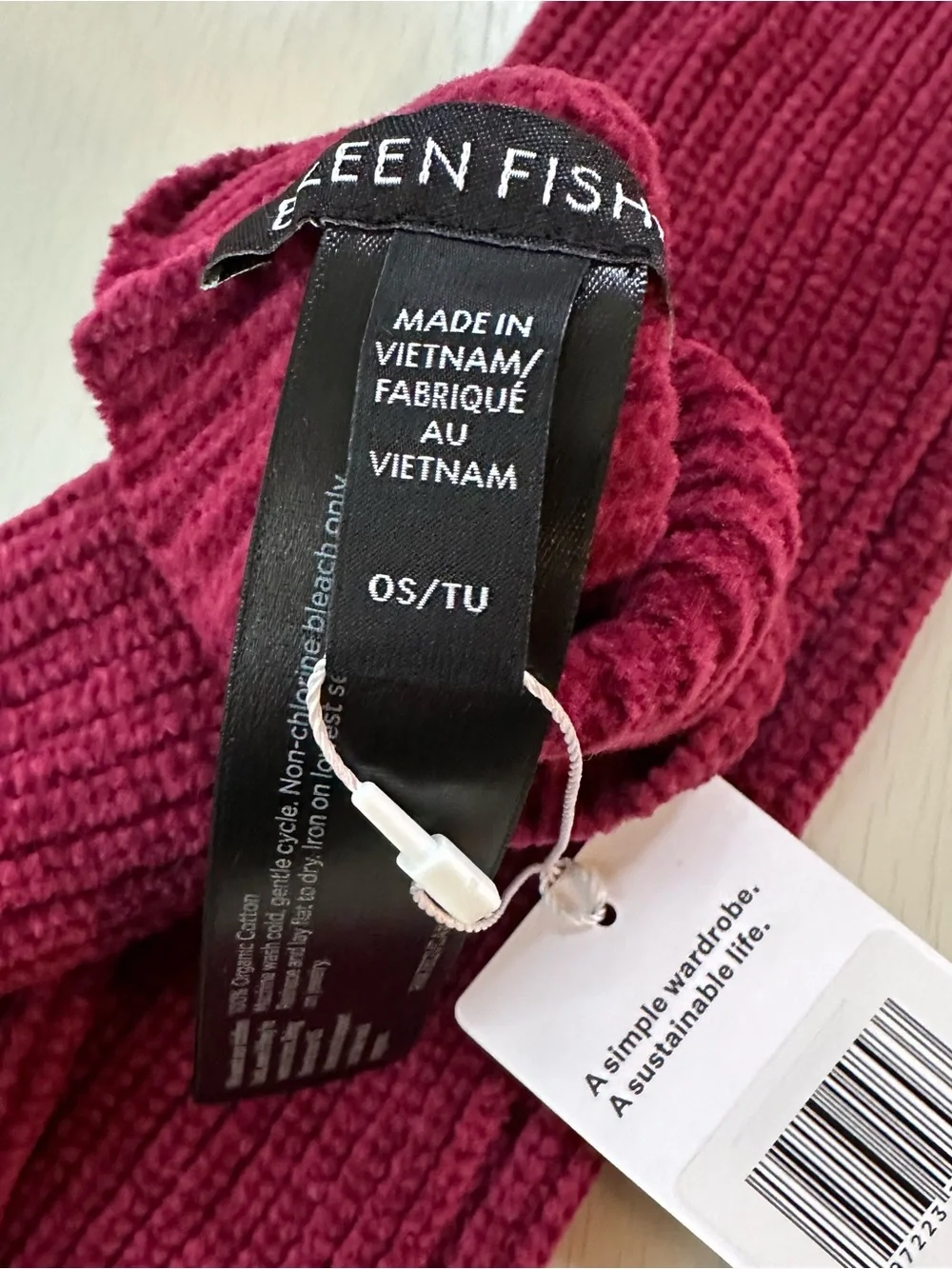 Eileen Fisher 100% Organic Cotton Chenille Glovelette in Burgundy Red NWT